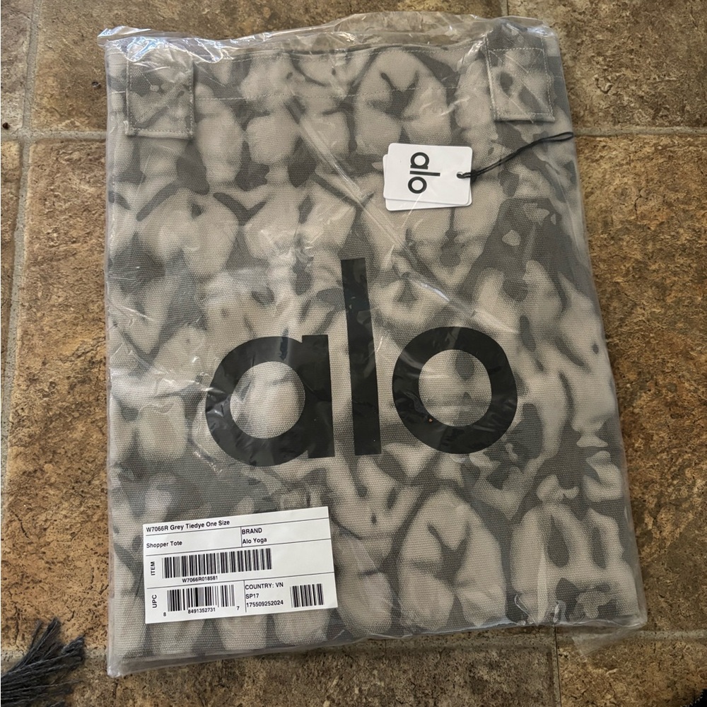 Alo yoga tote bag